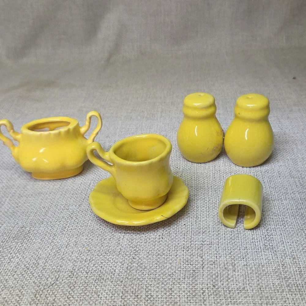 Vintage Frenzy Toys 19 Pc Ceramic Miniature Tea‎ Set - 4 Colors -